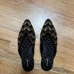 NWOT Birdies Black and Gold Zigzag Flat Mules